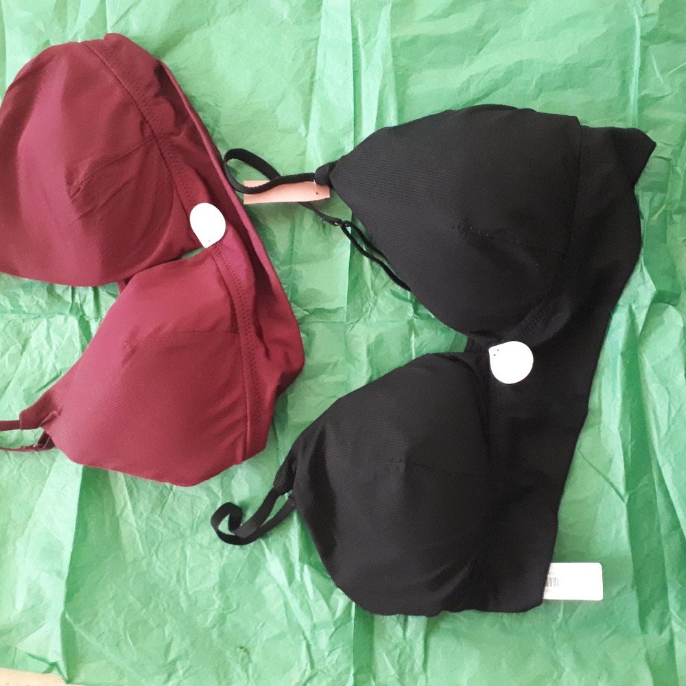 Two brand new sportsbras size L
